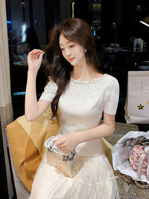 张心子【精致调性】法式重工钉珠针织衫修身显瘦独特立体花上衣 U2604014 商品图6