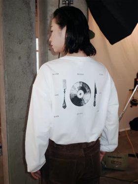 SUPERTOFU(SPTF)/ ACDT-AW25-T045/好食音乐 抗皱舒适 复古趣味印花 新疆棉长袖T恤