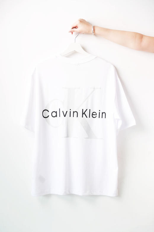 背后大刺绣+胸口小标，正肩宽松tee。基础全棉情侣字母t恤E041460 商品图10