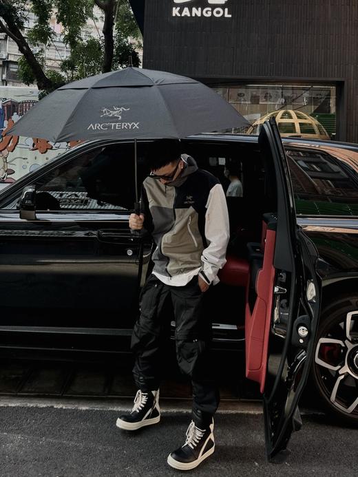 直发【福利大白菜】 全身无缝3层压胶工艺，鸟家拼色情侣款冲锋衣 商品图2