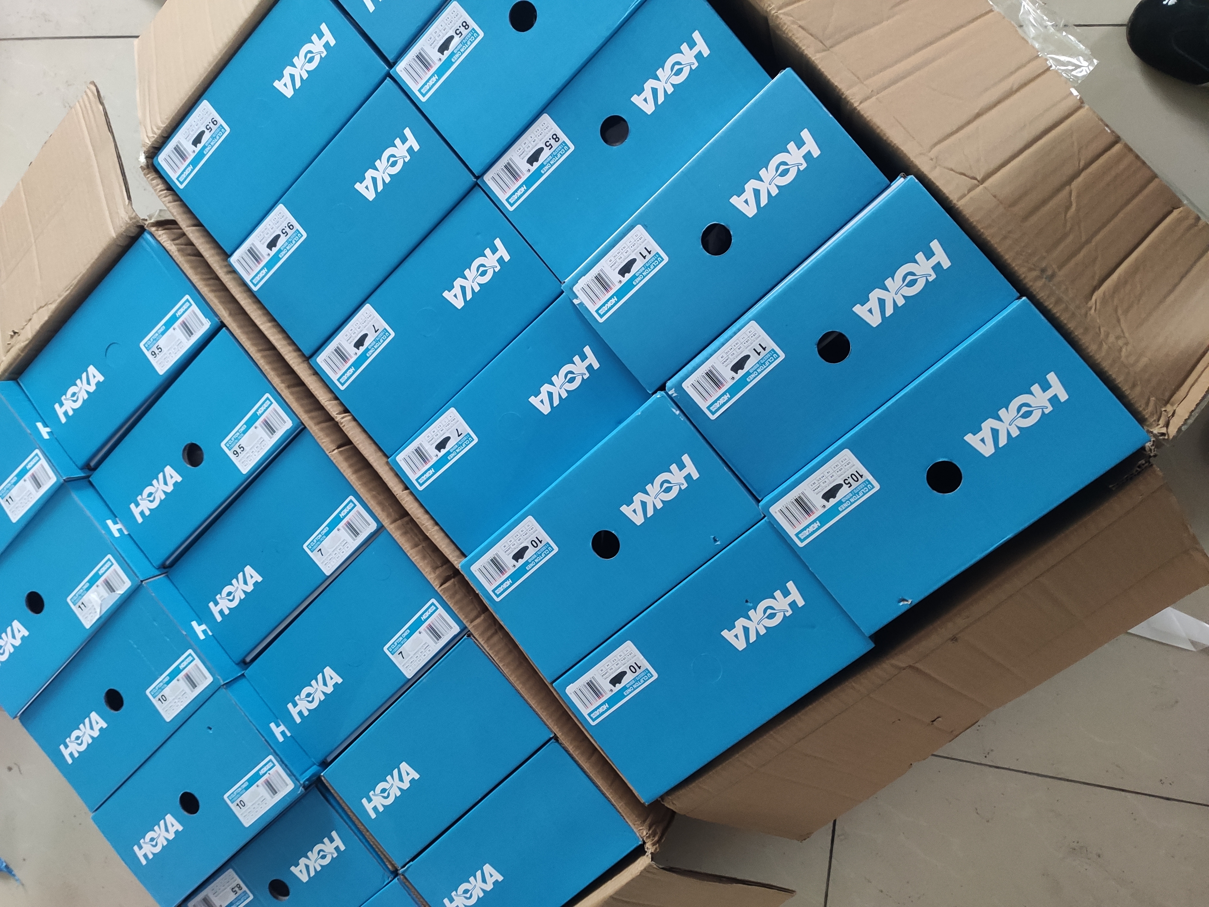 2件现货，H0KA克里夫来9，男士跑鞋运动鞋