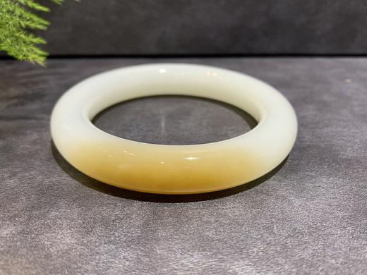 【御珠宫坊·传承系列】糖羊脂白玉手镯 商品图3