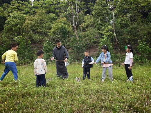 4.19【龙泉山.农家亲子活动体验】种玉米、栽豇豆、挖葛根、荡葛秋千、葛藤运动会、葛藤叶拓印、抓鸡、土鸡土火锅 商品图3
