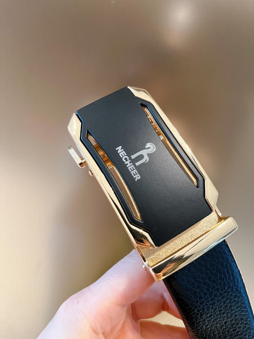 🐂【NECHEER柏奥玛男士品牌专版皮带】 🎷男人腰间的时尚，简单大气，有质感 优质合金扣头📌高精密电镀工艺，耐磨不掉色 高档礼盒装，可自用，可送男友，爸爸，长辈！ 商品图2