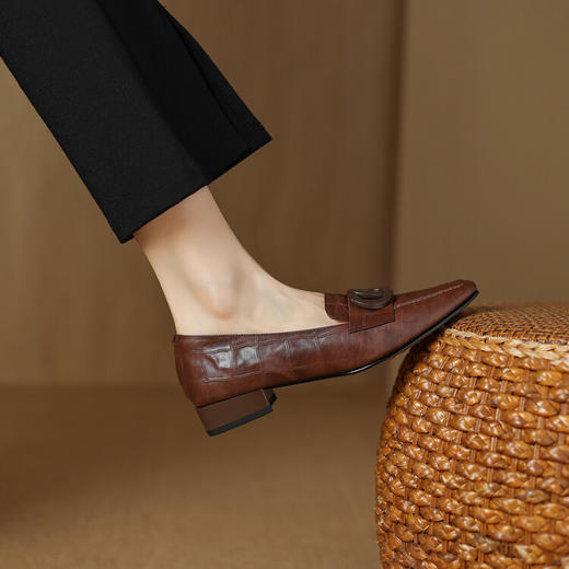 【预售5天】法式乐福鞋女春秋方头中跟粗跟真皮鞋深口头层牛皮单鞋女BE&H10-F3 商品图3