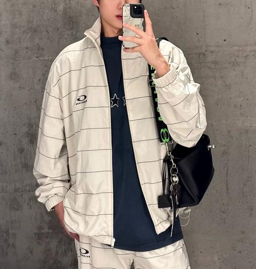 中性款条纹logo外套ba004 商品图2
