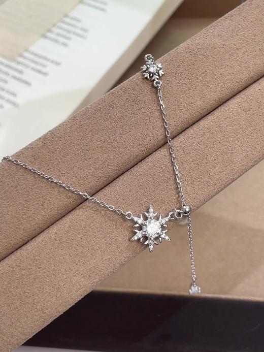 【冬季限定】卡蒂罗KADER 冰晶雪花项链  浪漫雪绒花时尚轻奢转运珠流苏百搭锁骨链 优雅浪漫灵动高级感吊坠 商品图2