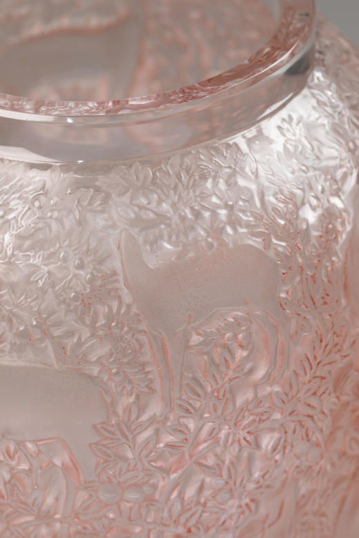 独角鹿西洋古董1932年法国顶级水晶工坊莱俪LALIQUE设计出品「BICHES 小鹿」主题粉色欧泊水晶花瓶 商品图6