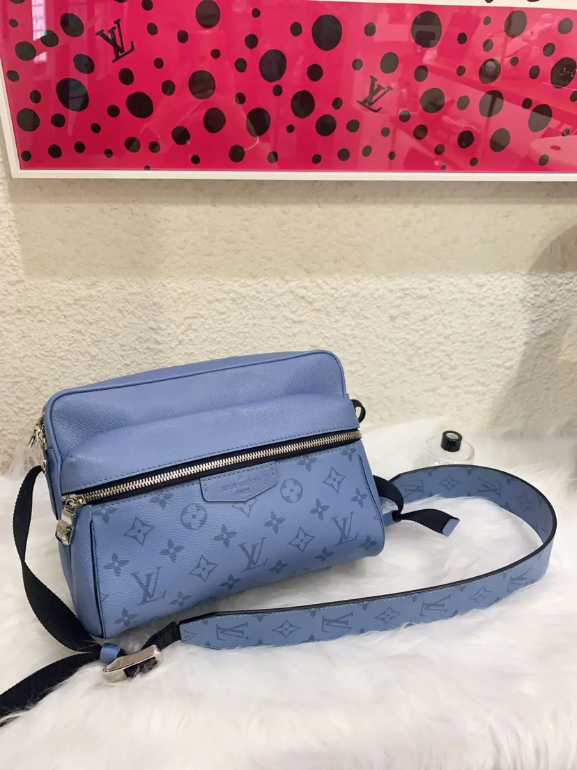 LV OUTDOOR 天空蓝 老花拼牛皮 男士 邮差包