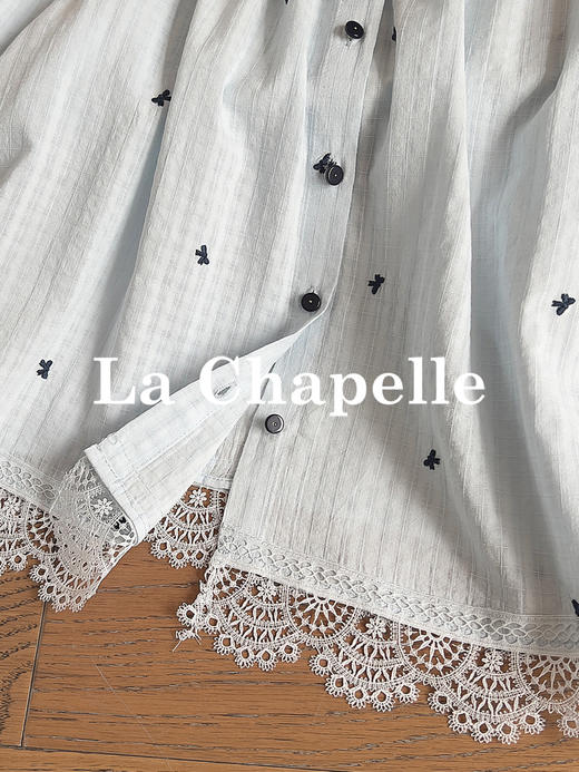 专柜实拍【清新刺绣衫】拉夏贝尔/La Chapelle小众设计刺绣蝴蝶结压褶领口系带温柔减龄长袖小衫 商品图5
