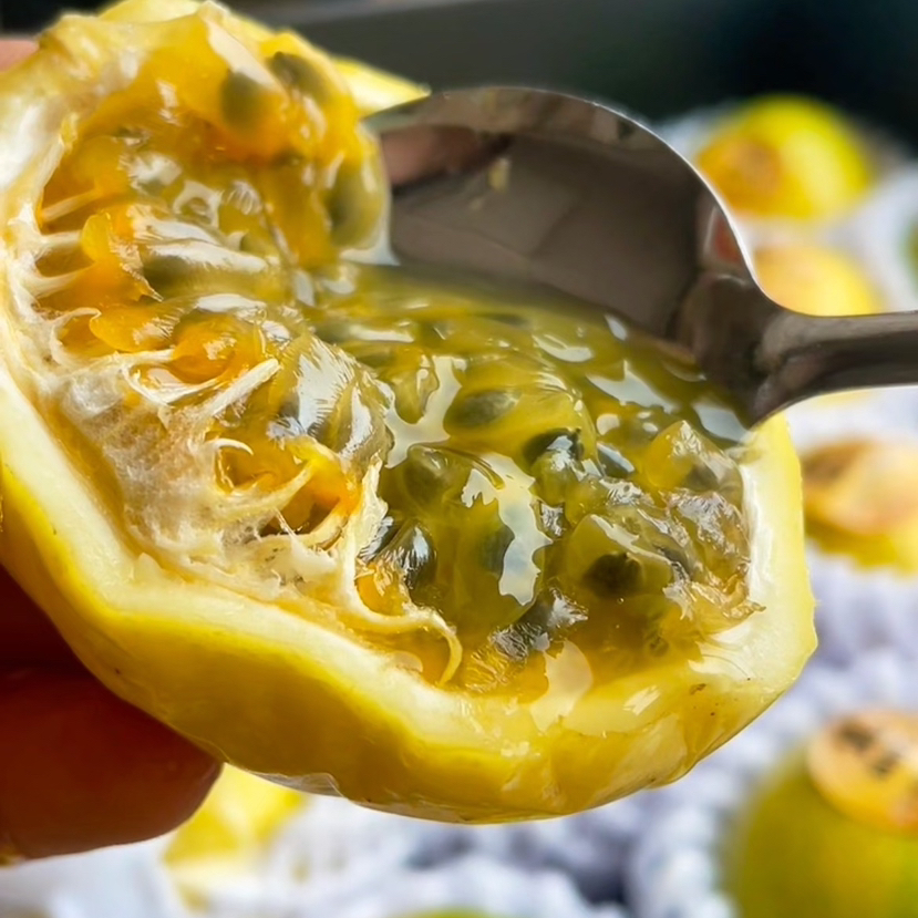 桂蜜5号百香果，口感秒杀钦蜜9好，有着独特的桂花香，特大果，2斤/份