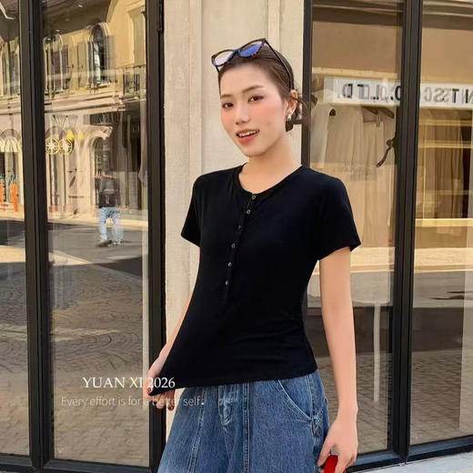美式半开领纽扣短袖白色t恤夏季2026辣妹修身显瘦独特单排扣上衣   NDK-267010#XJ 商品图3