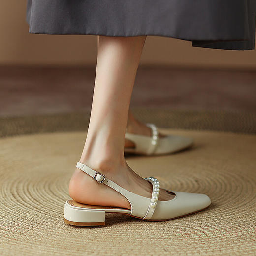 【预售5天】绝美仙女风浅口温柔珍珠低粗跟一字带玛丽珍配裙子包头后空凉鞋TBLR&F228 商品图3