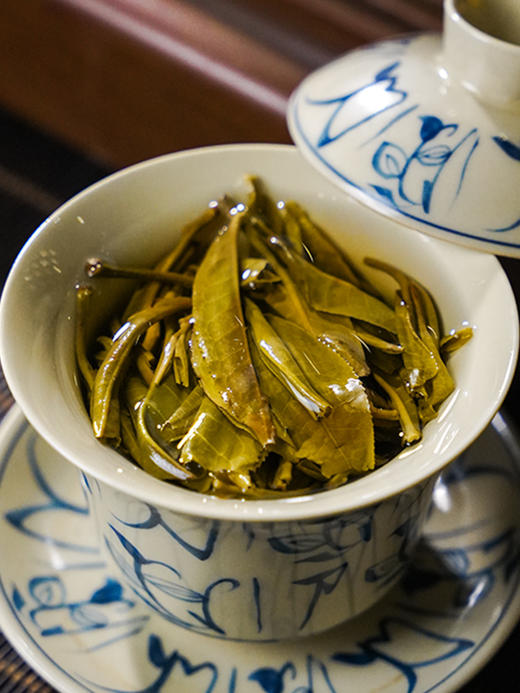 4月16日中午12点【七星茶王白菜青饼】2026年春茶预售正统班章味，让世界爱上班章茶 迷人烟韵，超越千万茶友心中的期盼357克/饼 5饼/提 商品图4