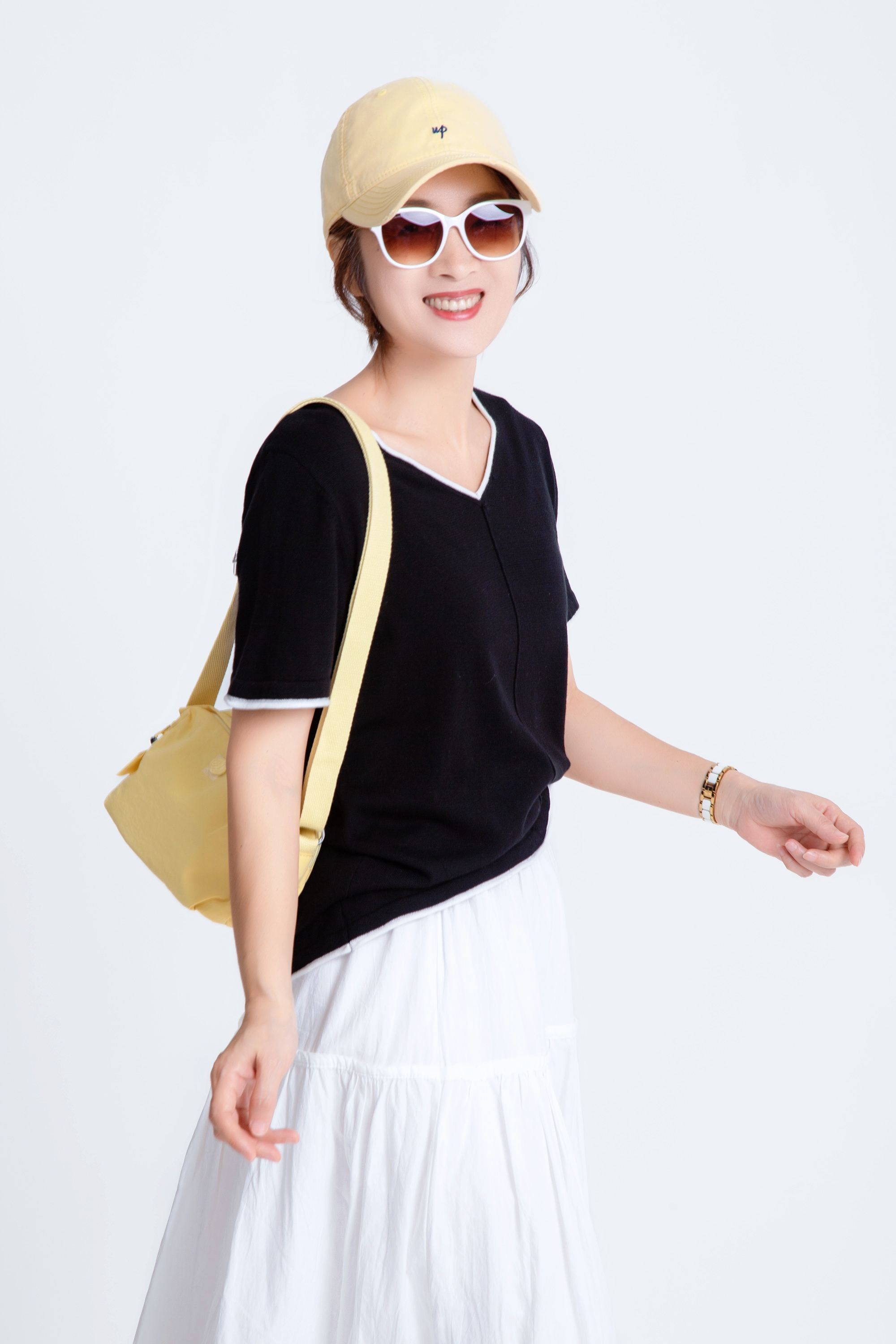 宽檐字母棒球帽