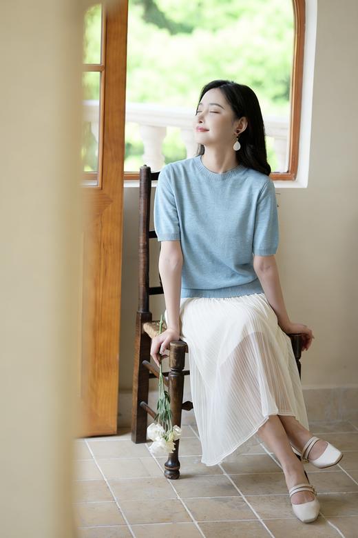 逸红颜明月优选#「云逸」可机洗羊毛幻彩丝针织衫，柔光细闪，温柔如云朵般软糯 商品图2