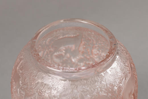 独角鹿西洋古董1932年法国顶级水晶工坊莱俪LALIQUE设计出品「BICHES 小鹿」主题粉色欧泊水晶花瓶 商品图4