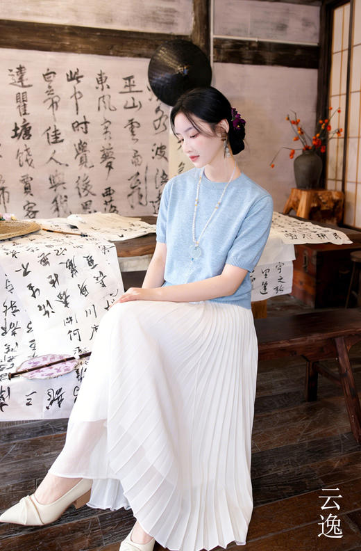 逸红颜明月优选#「云逸」可机洗羊毛幻彩丝针织衫，柔光细闪，温柔如云朵般软糯 商品图8