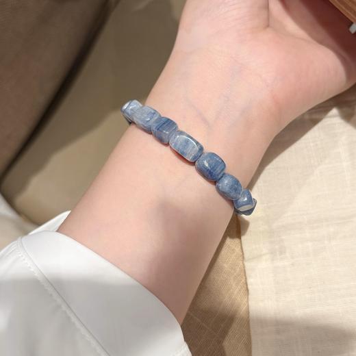 ARSIS｜晶石系列 静心通明 · 蓝晶石雪花幽灵串珠手链 商品图3