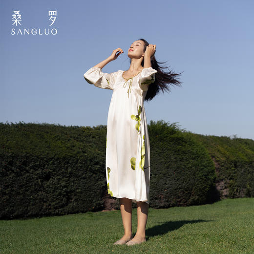 明星同款』桑罗睡裙桑蚕丝轻礼服长裙葡萄印花度假连衣裙睡衣套装男女情侣同款 商品图0