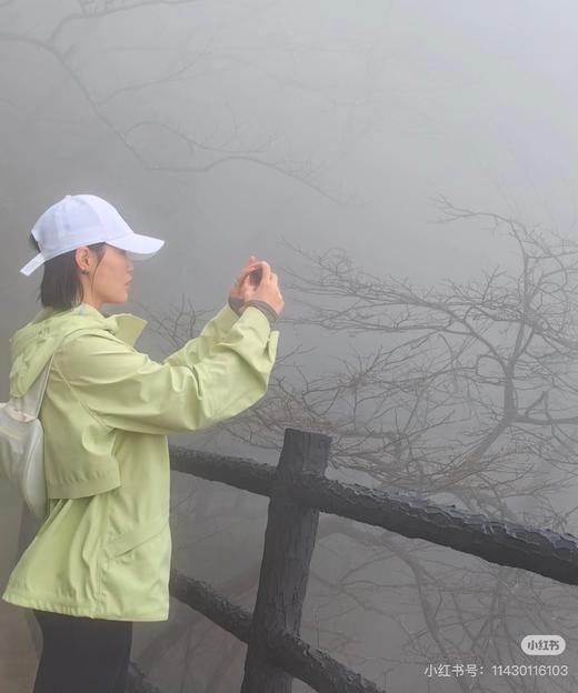 一店d  𝐊隆 𝐄𝐃𝐎系列女士户外轻薄皮肤衣 官方都卖断货的爆款🔥
这个系列配色 真的好适合夏天呐 好温柔😘专为女性设计 独特剪裁搭配腰部抽绳更能突显女性身材 商品图12