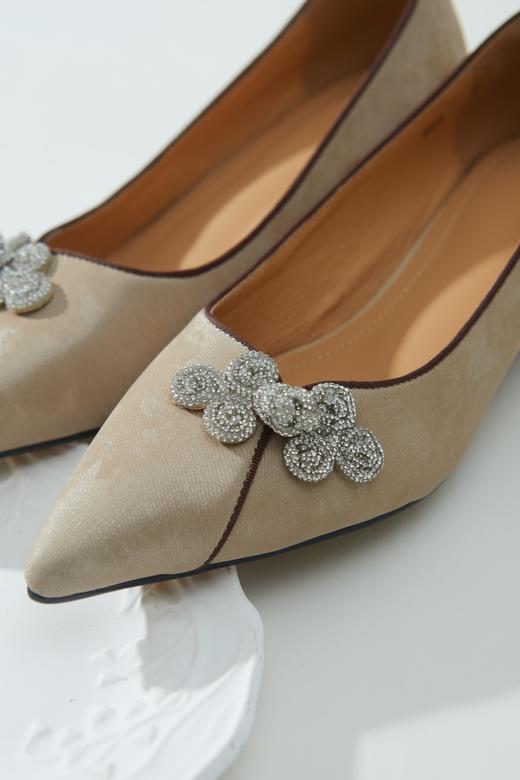 15天发货【定制丝绸牛皮尖头粗跟鞋】盘扣点睛｜内里猪皮+牛筋底，5cm不累脚，小个子友好34–40码，脚肥脚宽的建议大一码 商品图4