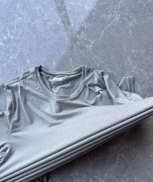 全新正品32度Cool男士运动户外速干超高弹力紧身衣T恤断码捡漏，只有S M 码，弹性很大

亏本清货特价39包邮。无质量问题不退换 商品图6