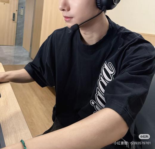 男款刺绣短袖T恤he004 商品图2