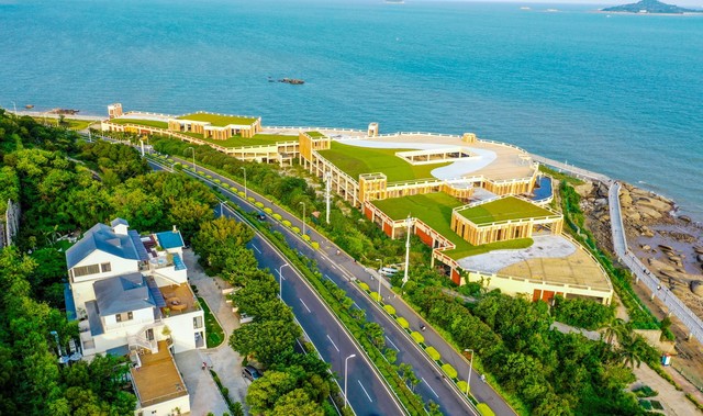 【五一】<厦门+云水谣4天动车团>鼓浪屿、空中健康步道、海上明珠塔、七彩环岛路、屿见闽南、集美学村