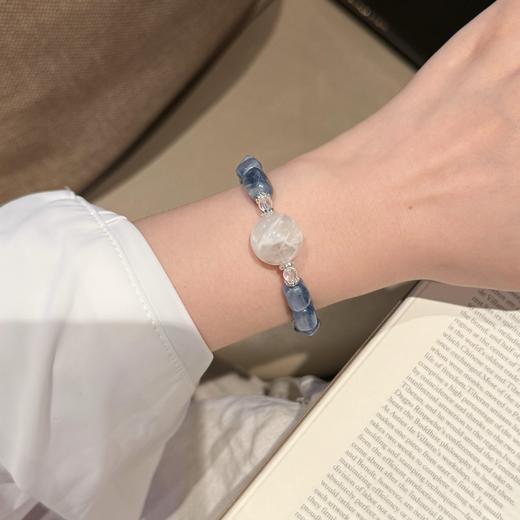 ARSIS｜晶石系列 静心通明 · 蓝晶石雪花幽灵串珠手链 商品图4