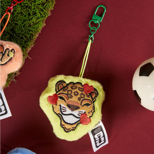 2026世界杯毛绒刺绣冰箱贴挂饰痛包-鹿/豹/鹰 商品图5