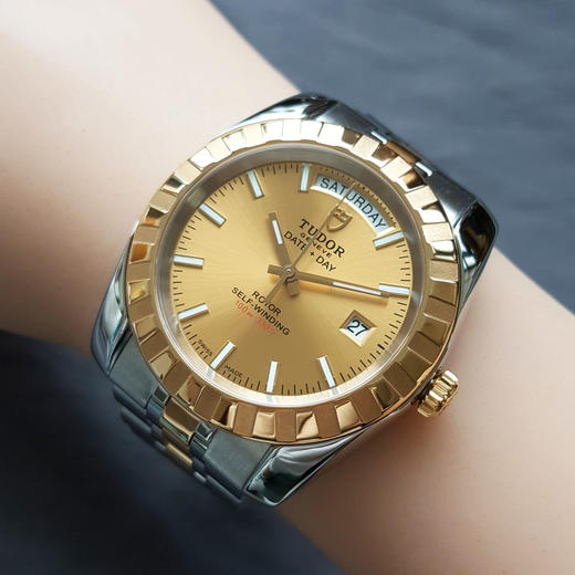 【95新】TUDOR 帝舵23013-0021自动机械机芯日期、星期显示41MM（男款）经典系列精钢/18K黄金060426NJS42 商品图9