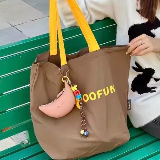 👍🏻上下班通勤、超市购物、短途出行👛【梵高范fungoofun大容量单肩包】配赠🌙挂件可以收纳也是装饰！百搭又实用的购物袋～轻便好收纳 商品图1