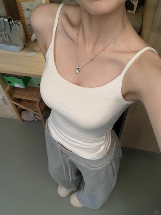<曾小咸推荐>  纯色辣妹修身吊带背心 日常79！！活动49！！【预售款，预计3-15天发货】 商品图6