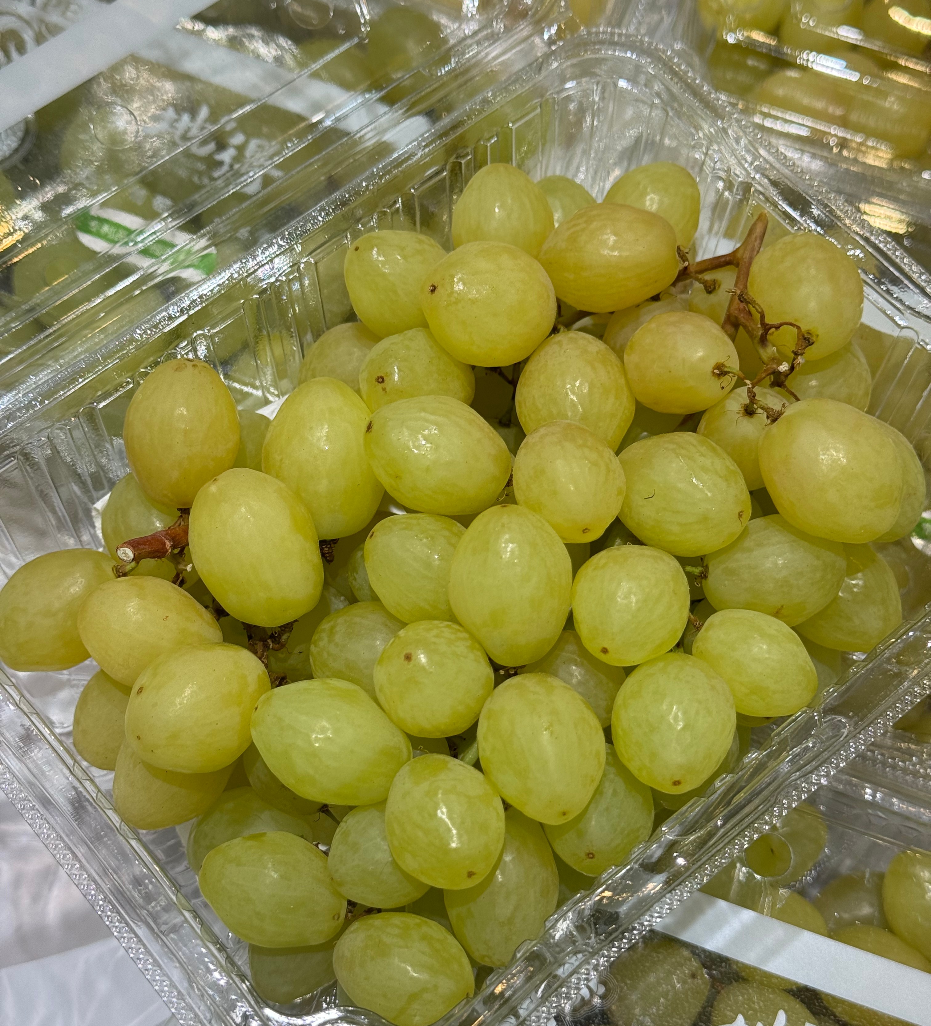 周四取货：【地得青提】一盒1斤左右，无籽，超甜，颗颗小糖豆。