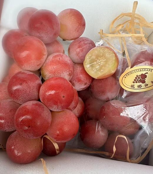 周五取货：【礼盒妮娜皇后】一盒毛重2斤左右m纯甜无酸，后调浓浓的红酒香味！葡萄界的天花板！ 商品图2