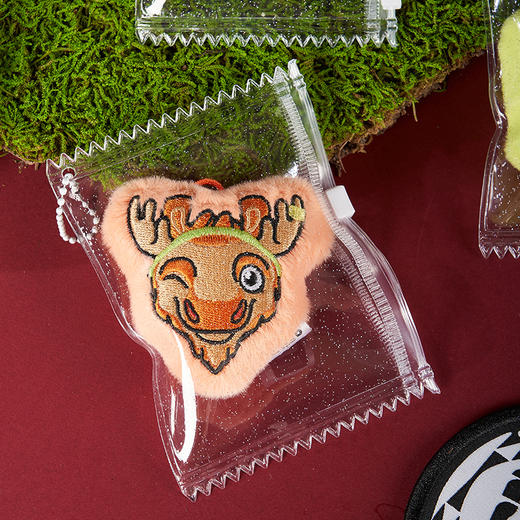 2026世界杯毛绒刺绣冰箱贴挂饰痛包-鹿/豹/鹰 商品图7