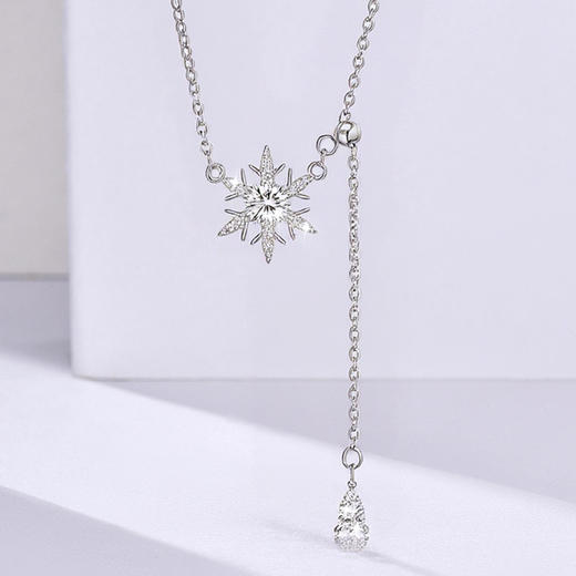 【冬季限定】卡蒂罗KADER 冰晶雪花项链  浪漫雪绒花时尚轻奢转运珠流苏百搭锁骨链 优雅浪漫灵动高级感吊坠 商品图1