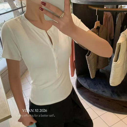 美式半开领纽扣短袖白色t恤夏季2026辣妹修身显瘦独特单排扣上衣   NDK-267010#XJ 商品图2