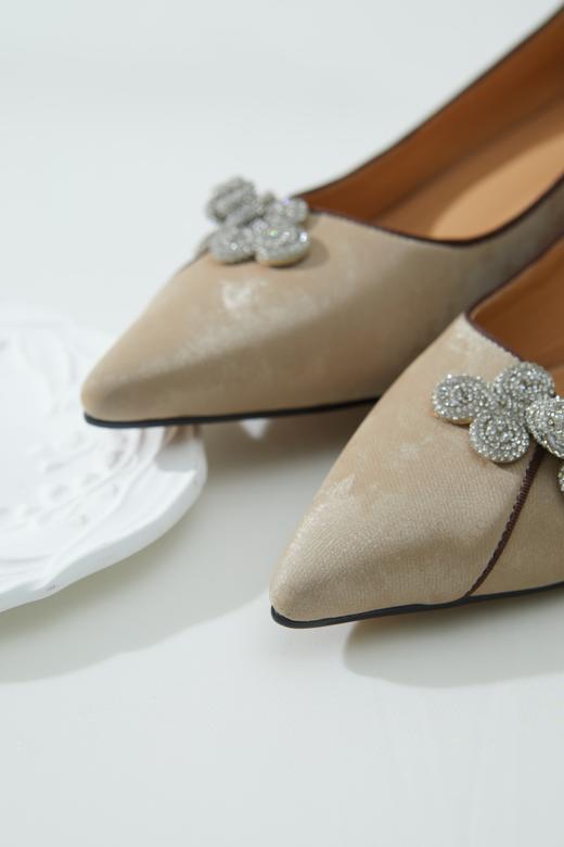 15天发货【定制丝绸牛皮尖头粗跟鞋】盘扣点睛｜内里猪皮+牛筋底，5cm不累脚，小个子友好34–40码，脚肥脚宽的建议大一码 商品图10