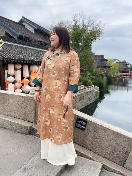 【现货秒发】【繁花肌理新中式旗袍】一眼沦陷！莱赛尔苎麻混纺，透气清爽七分袖，日常通勤典雅。面料： 69%莱赛尔31%苎麻 商品图5