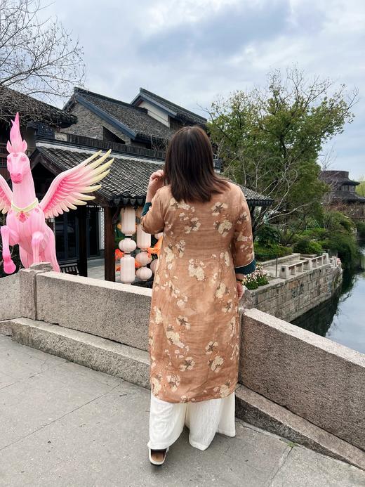 【现货秒发】【繁花肌理新中式旗袍】一眼沦陷！莱赛尔苎麻混纺，透气清爽七分袖，日常通勤典雅。面料： 69%莱赛尔31%苎麻 商品图7