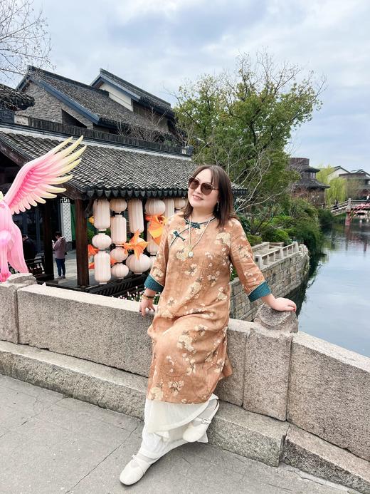 【现货秒发】【繁花肌理新中式旗袍】一眼沦陷！莱赛尔苎麻混纺，透气清爽七分袖，日常通勤典雅。面料： 69%莱赛尔31%苎麻 商品图8