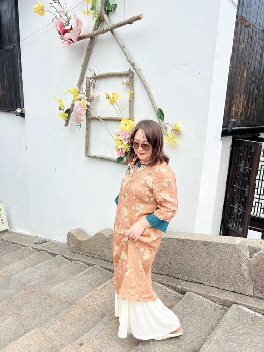 【现货秒发】【繁花肌理新中式旗袍】一眼沦陷！莱赛尔苎麻混纺，透气清爽七分袖，日常通勤典雅。面料： 69%莱赛尔31%苎麻 商品图12