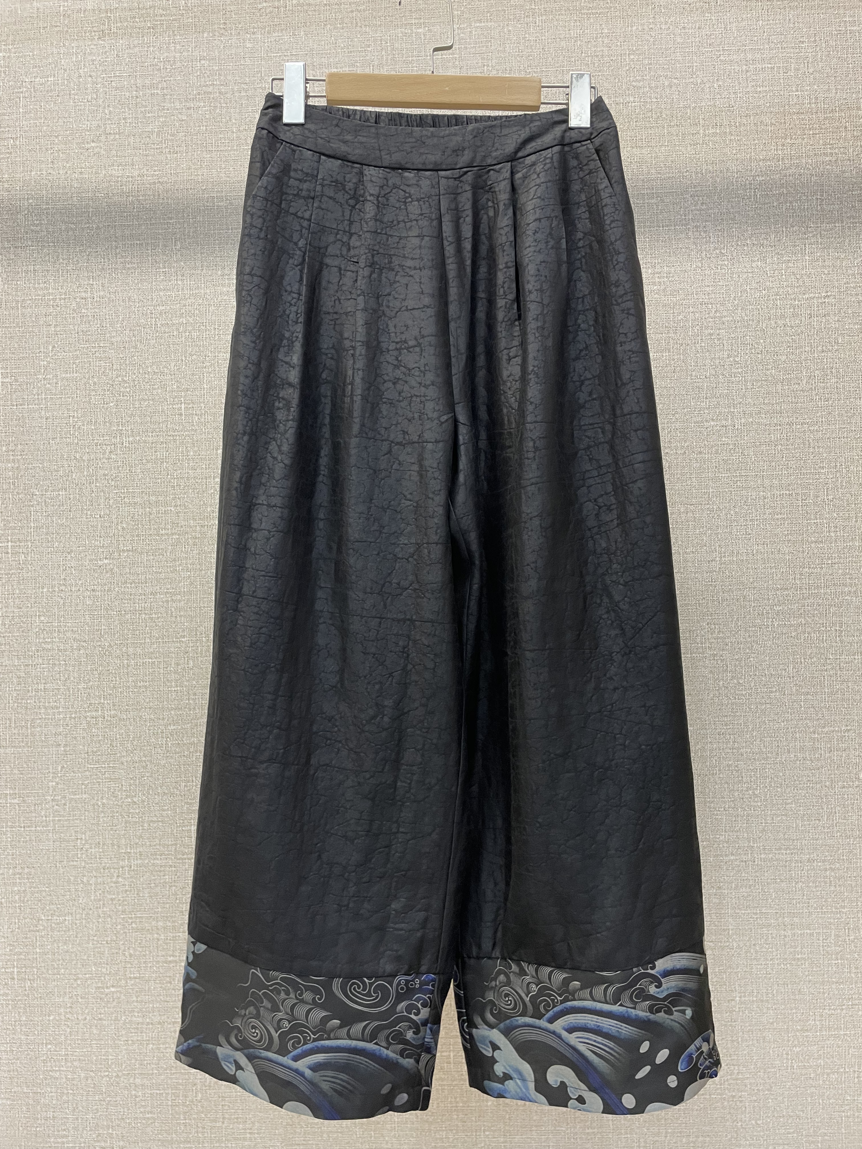 重磅刺绣拼接香云纱直筒裤