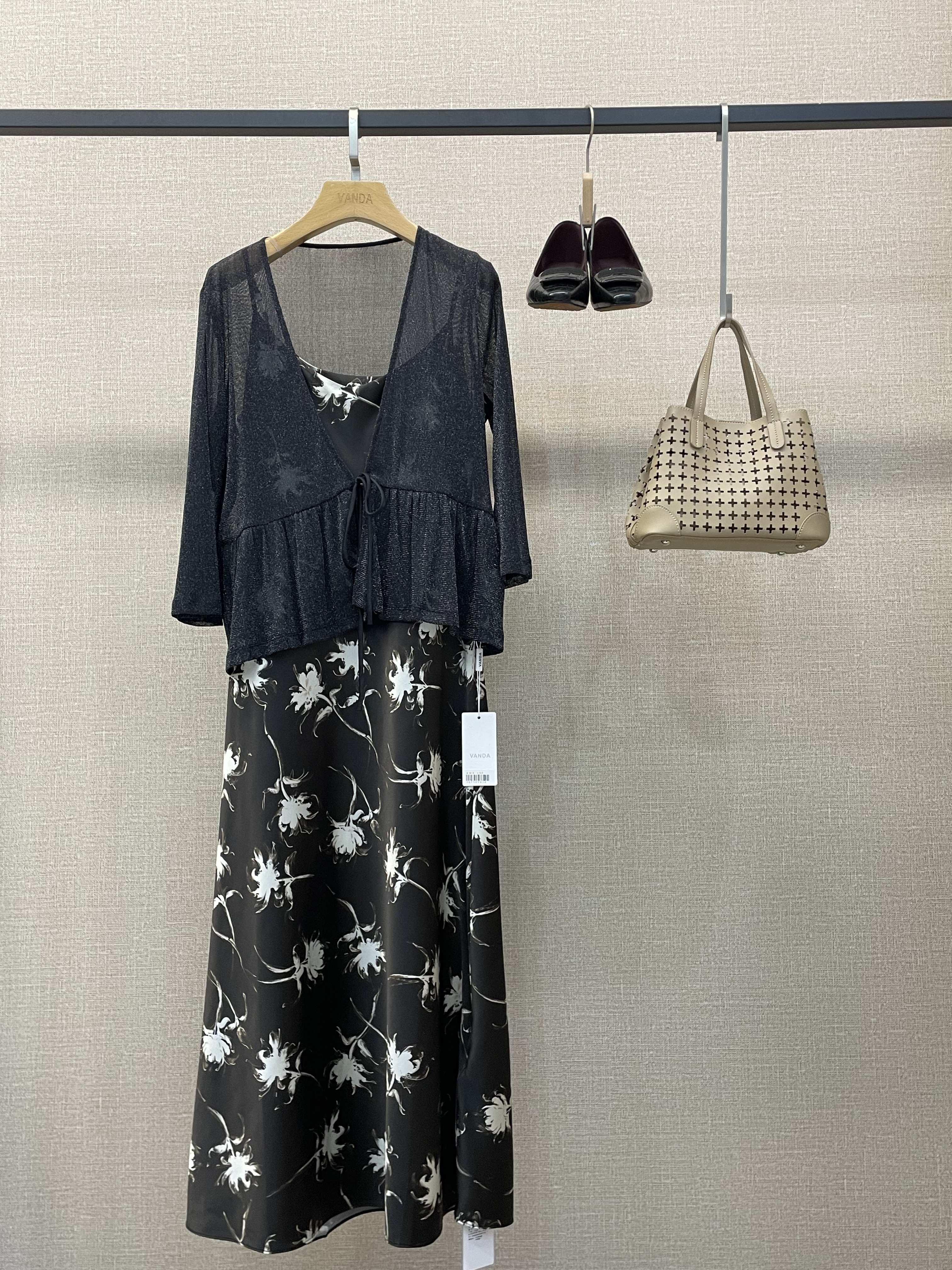 意式银丝带开衫