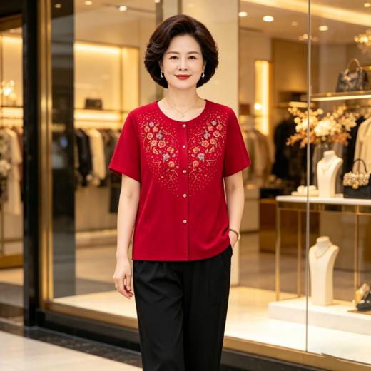 👉最美母亲节礼物🎁《精美国风印花妈妈套装330》✅ 中老年妈妈夏季刚需！精美印花短袖套装闭眼入❗️ 🔹 【颜值在线】国风繁花印花精致大气，妈妈穿了年轻10岁  商品图7