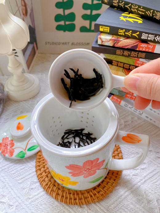 💐母亲节的脚步悄然临近，在这个充满温情与感恩的节日里，☺️你是否正为送什么礼物给妈妈而发愁？✨独家|【釉下彩手绘茶隔杯】---母亲节送礼首选‼️ 商品图8