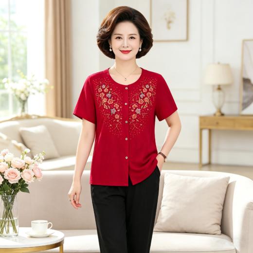 👉最美母亲节礼物🎁《精美国风印花妈妈套装330》✅ 中老年妈妈夏季刚需！精美印花短袖套装闭眼入❗️ 🔹 【颜值在线】国风繁花印花精致大气，妈妈穿了年轻10岁  商品图6