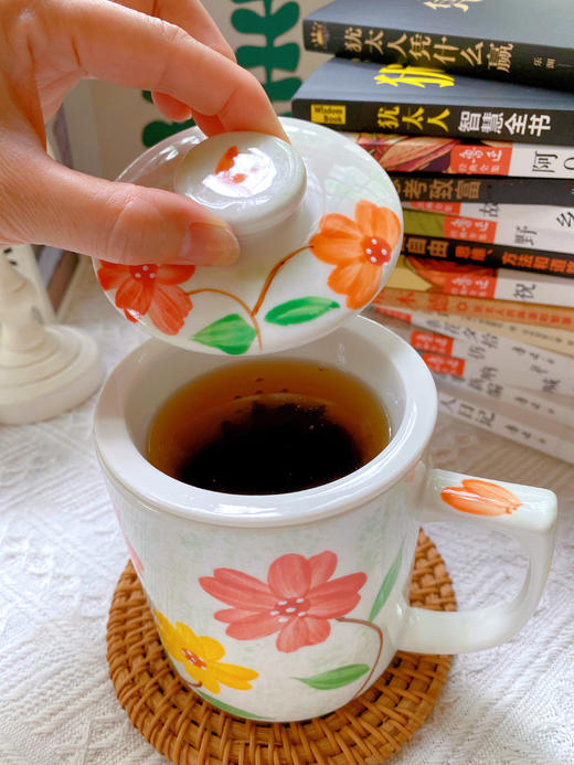 💐母亲节的脚步悄然临近，在这个充满温情与感恩的节日里，☺️你是否正为送什么礼物给妈妈而发愁？✨独家|【釉下彩手绘茶隔杯】---母亲节送礼首选‼️ 商品图7